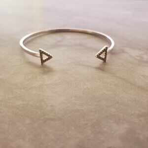 ✨ Stella and Dot Triangle Pave Rhinestones Minimalist Bangle Bracelet ✨